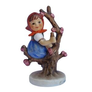 Hummel Goebel figurine Apple Tree Girl #141 1979-90 Mothers Day gift collectible
